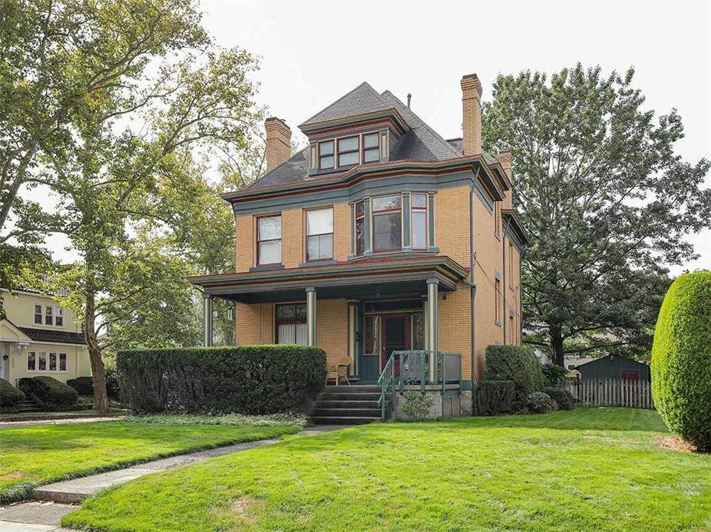 1140 Lancaster Ave - Photo 1