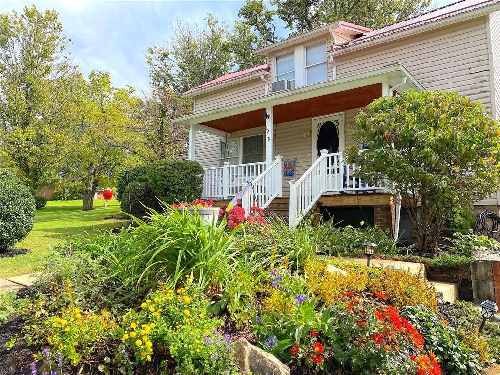 1919 Saint Clair Ave - Photo 1