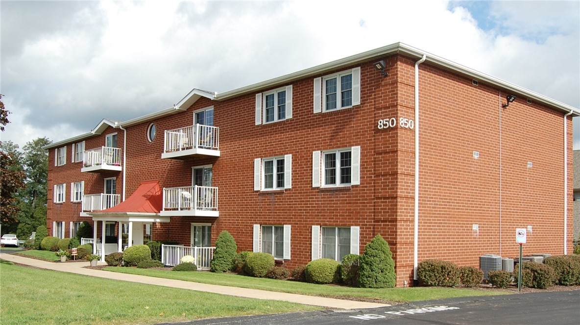 850 Main St - Photo 1