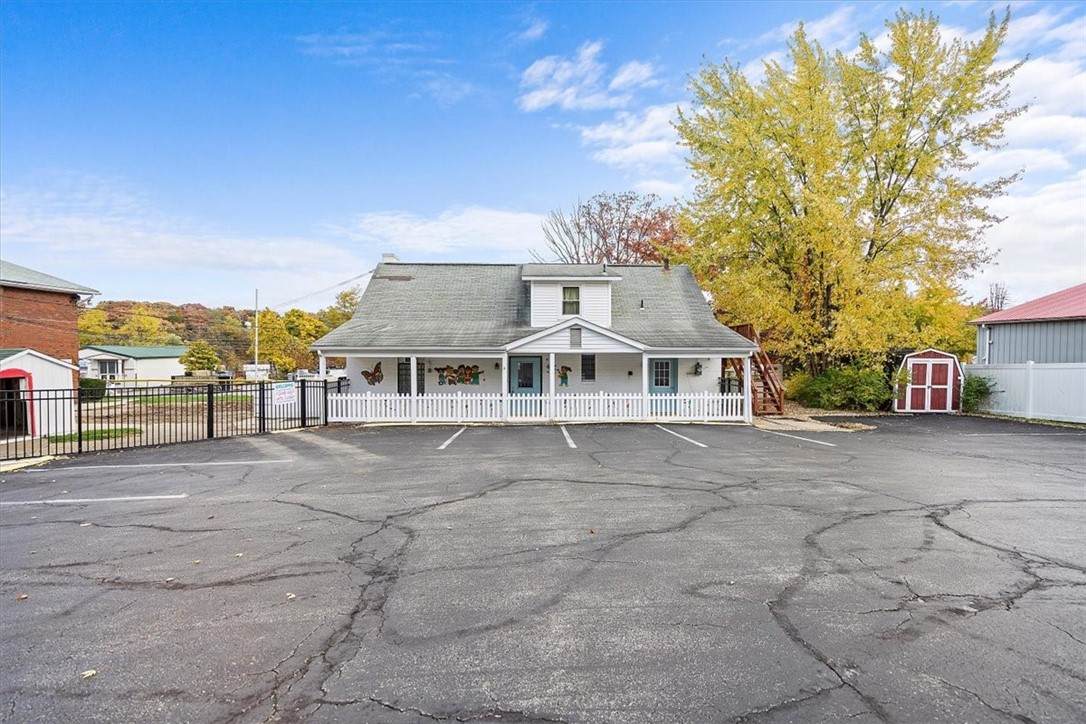 196 Crowe Ave - Photo 1