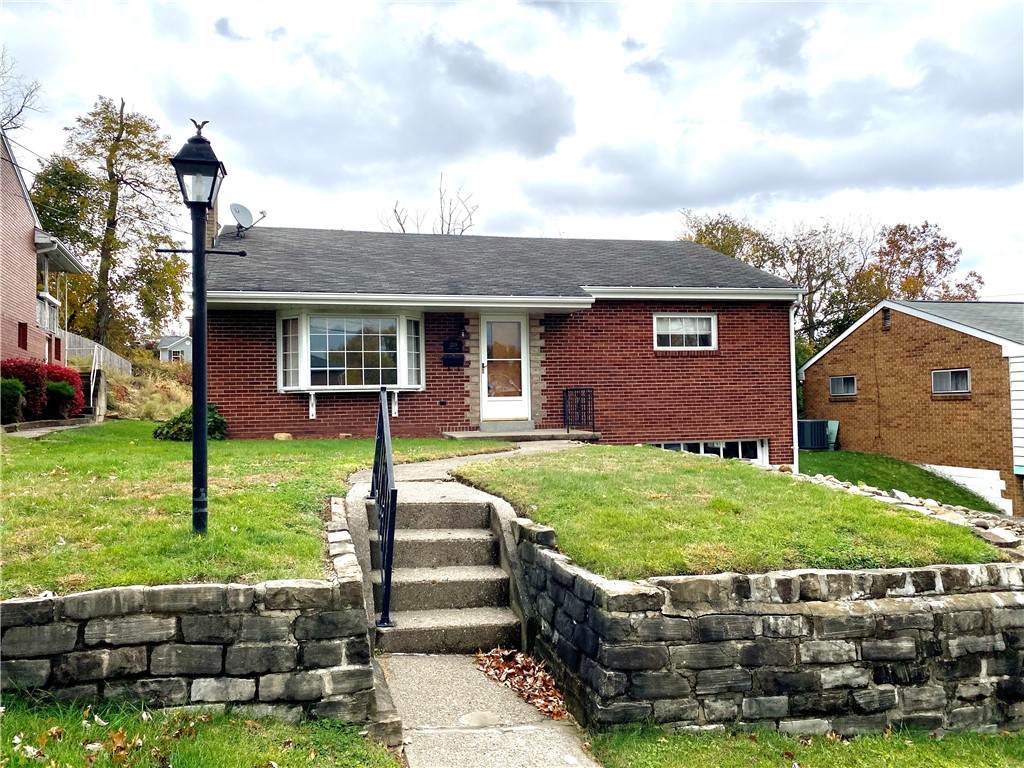1215 Linden Street - Photo 1
