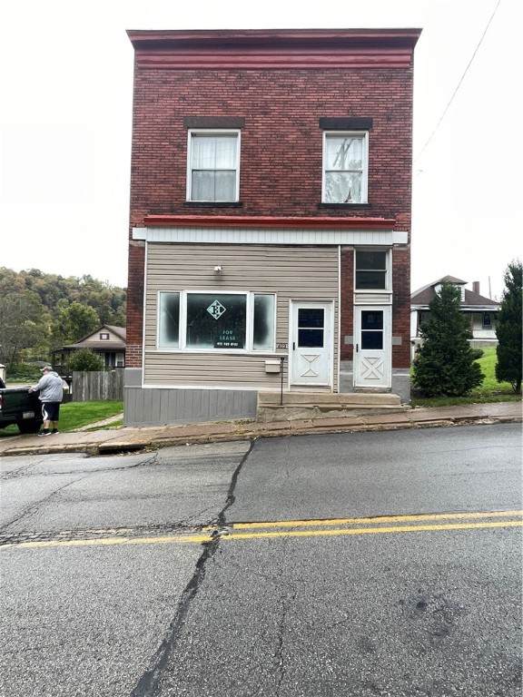 403 Wall Ave - Photo 1