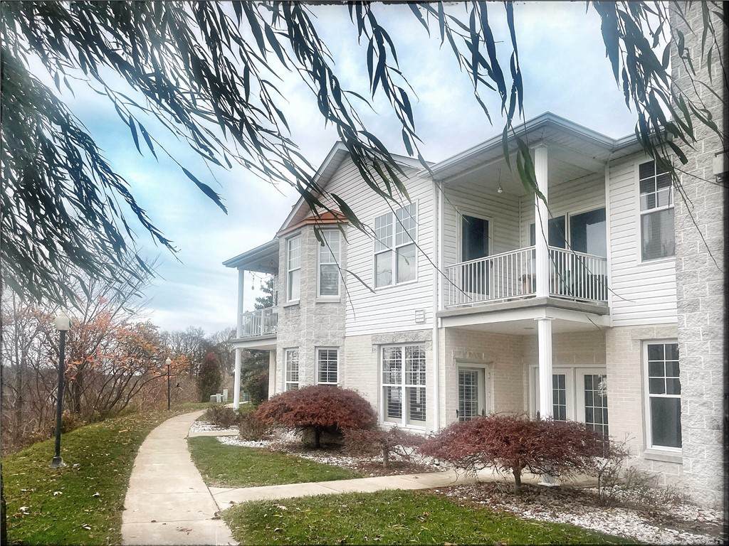 250 Adams Pointe Blvd - Photo 1