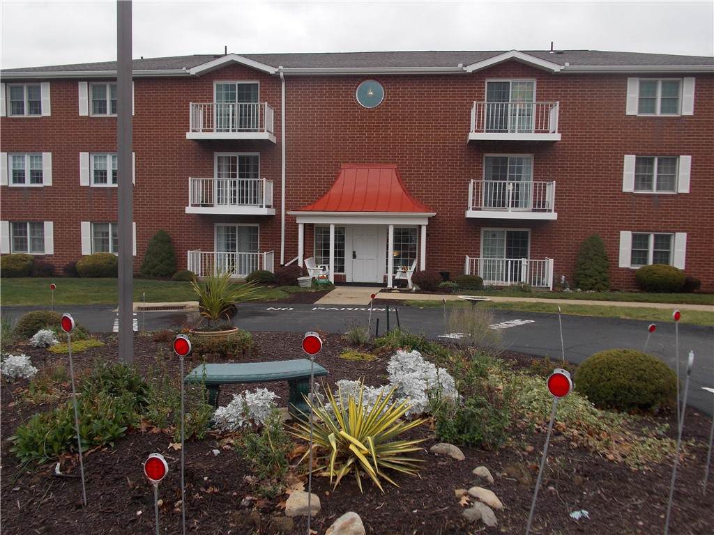 820 Main St - Photo 1
