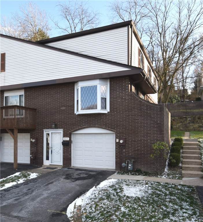 907 Camelot Dr - Photo 1