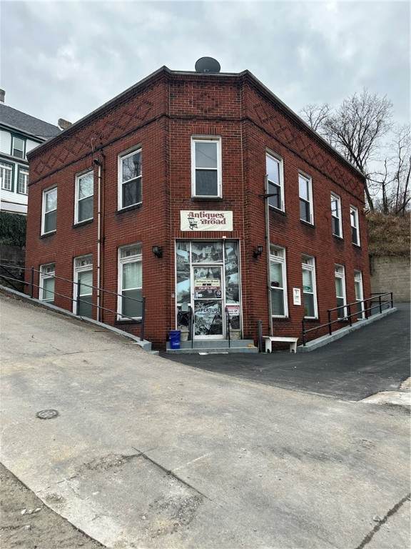 200 A Bank St - Photo 1