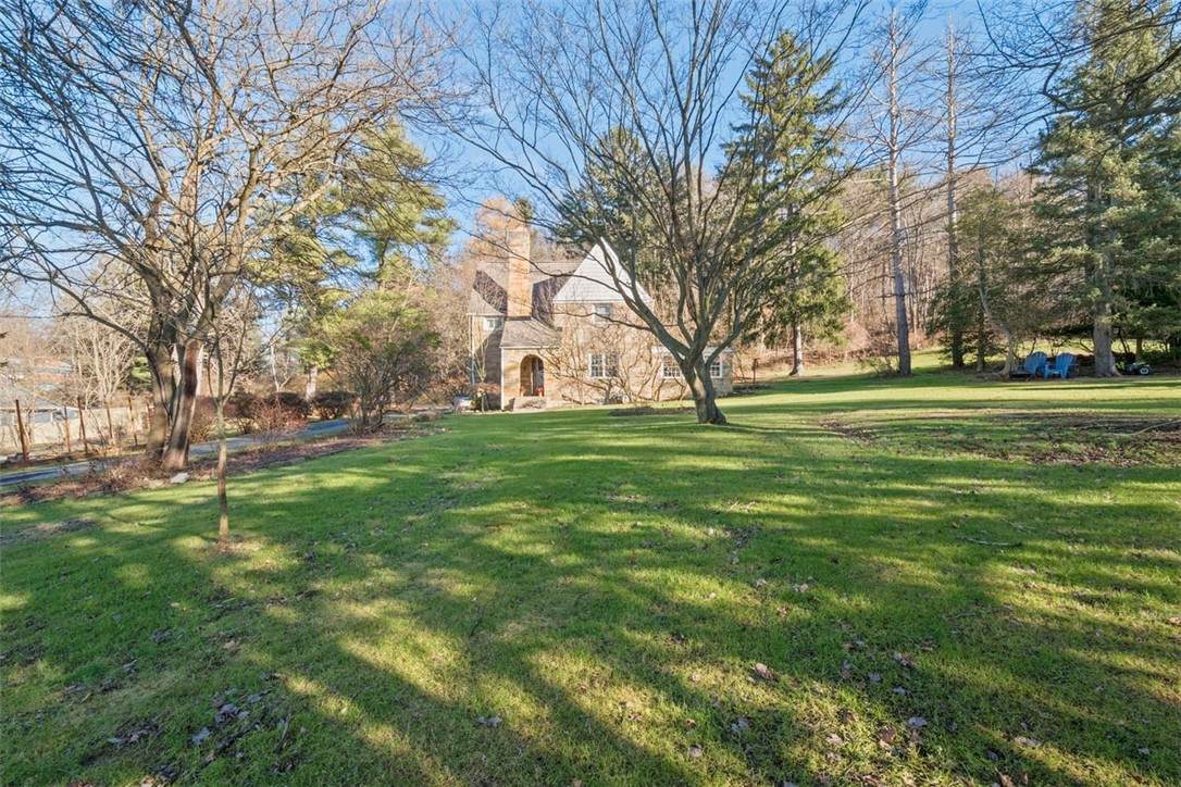 8912 Perry Highway - Photo 1