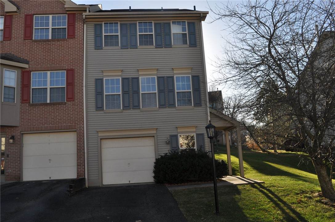 112 Hillvue - Photo 1