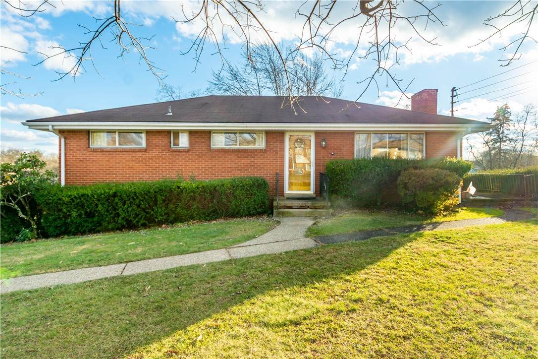 132 Claridge Drive - Photo 1