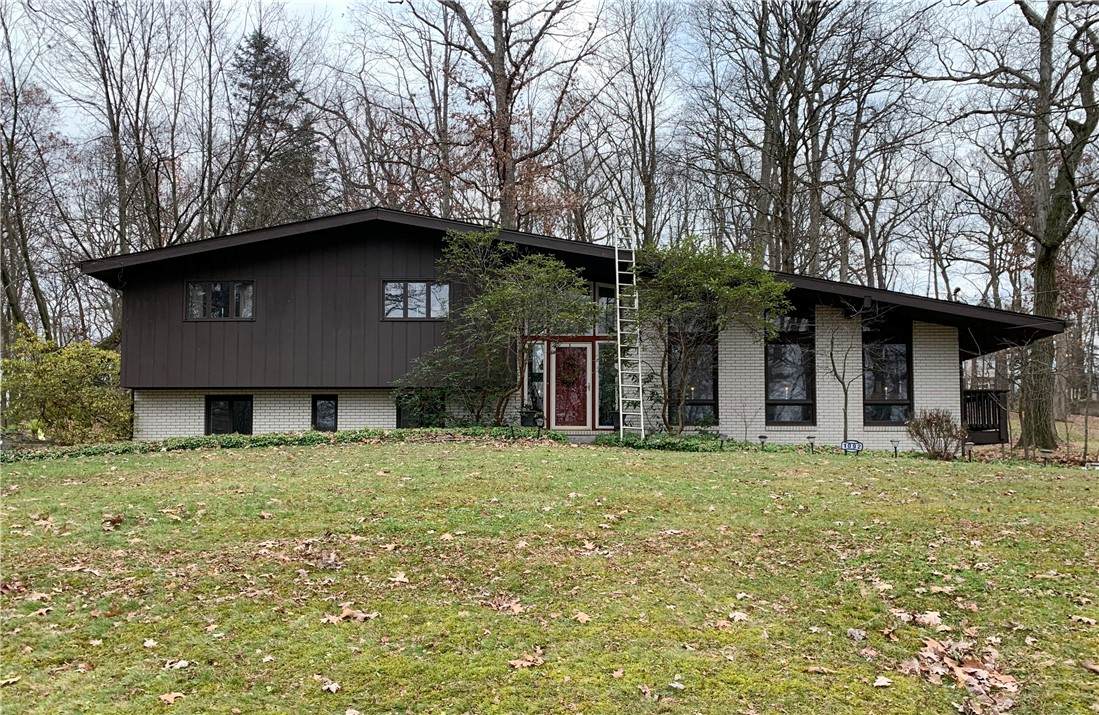 1092 Woodhill Dr - Photo 1