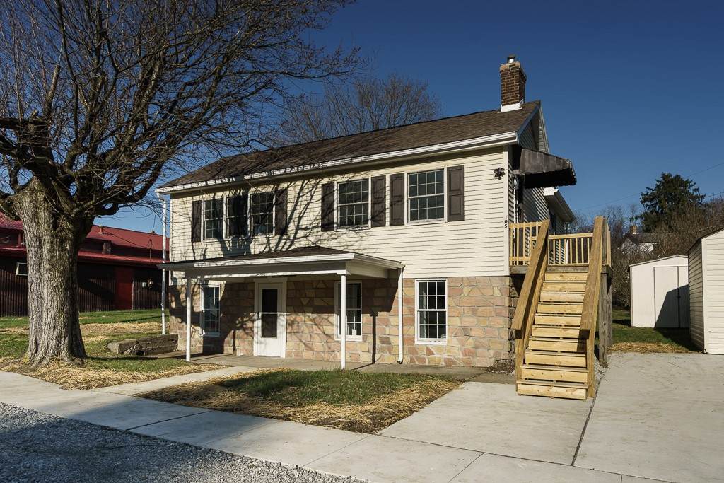 105 Herron St - Photo 1