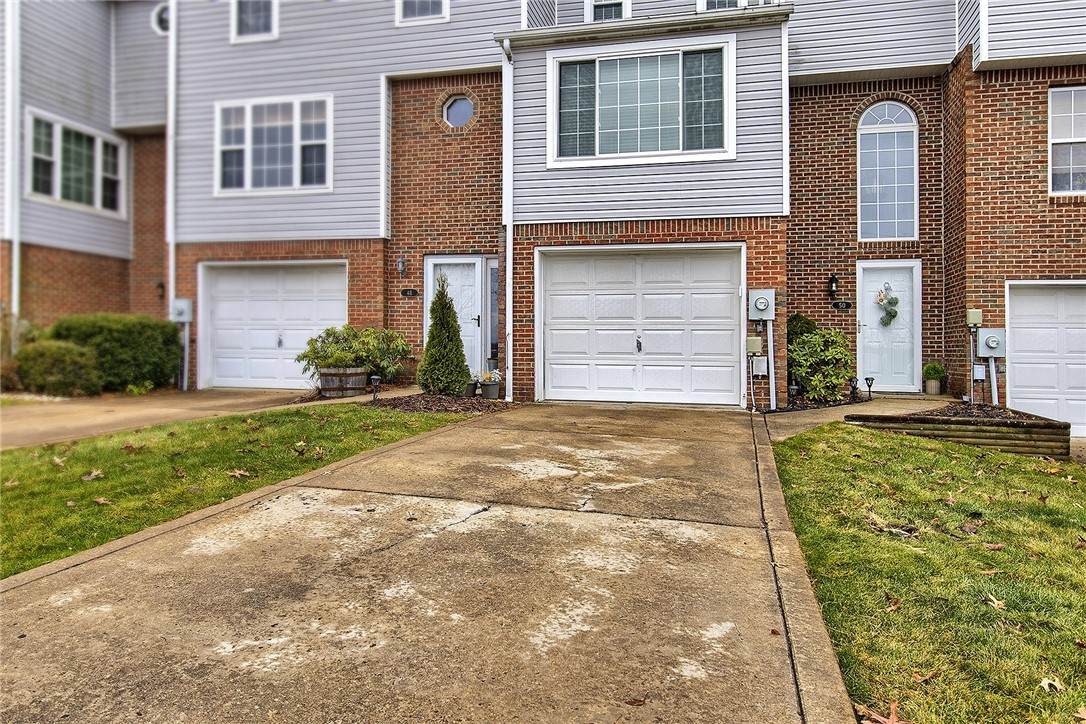 50 Fairway Dr - Photo 1