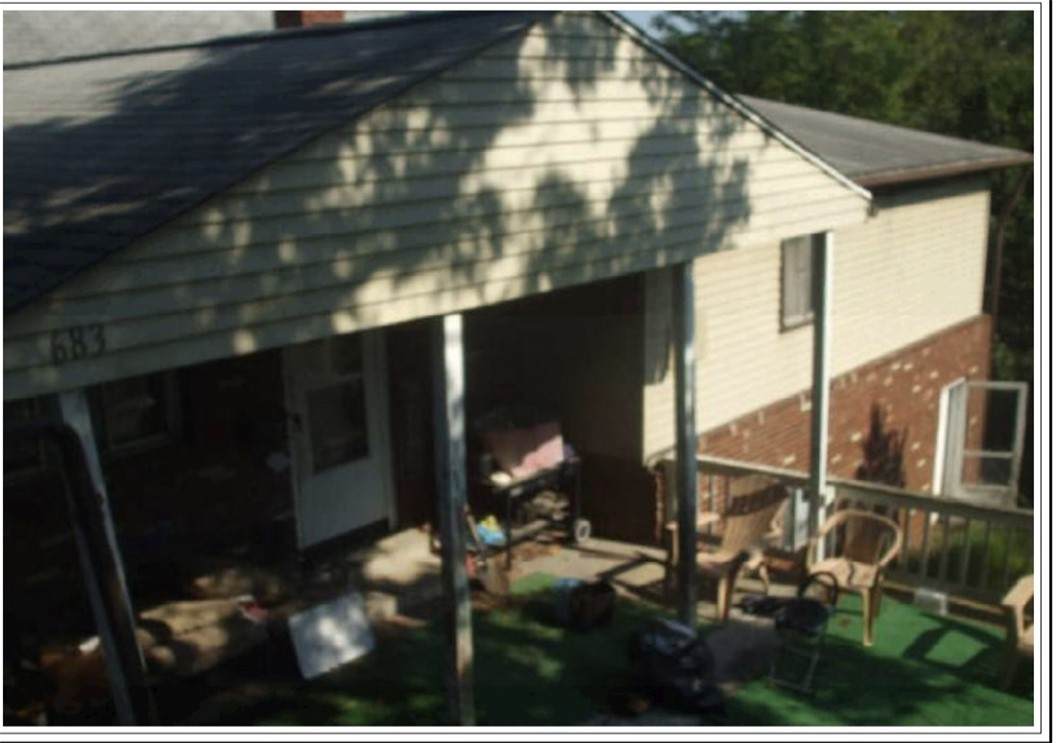683 Grant Ave - Photo 1