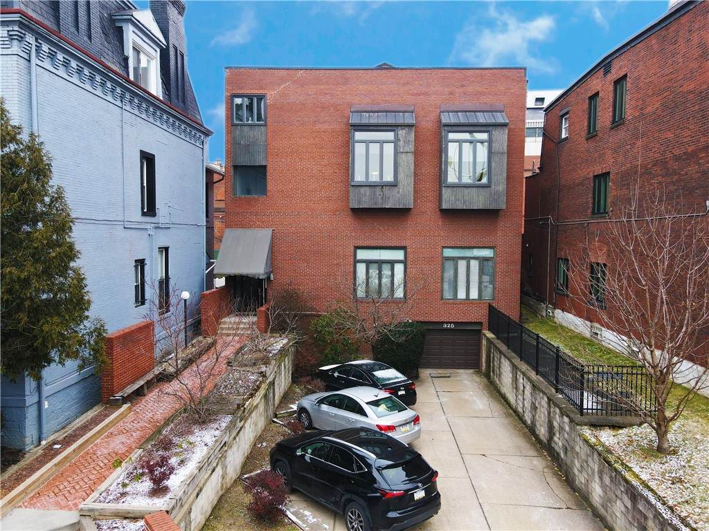 325 Highland Ave - Photo 1