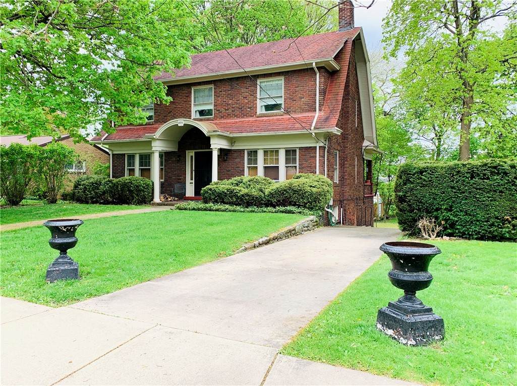 408 Moody Ave - Photo 1