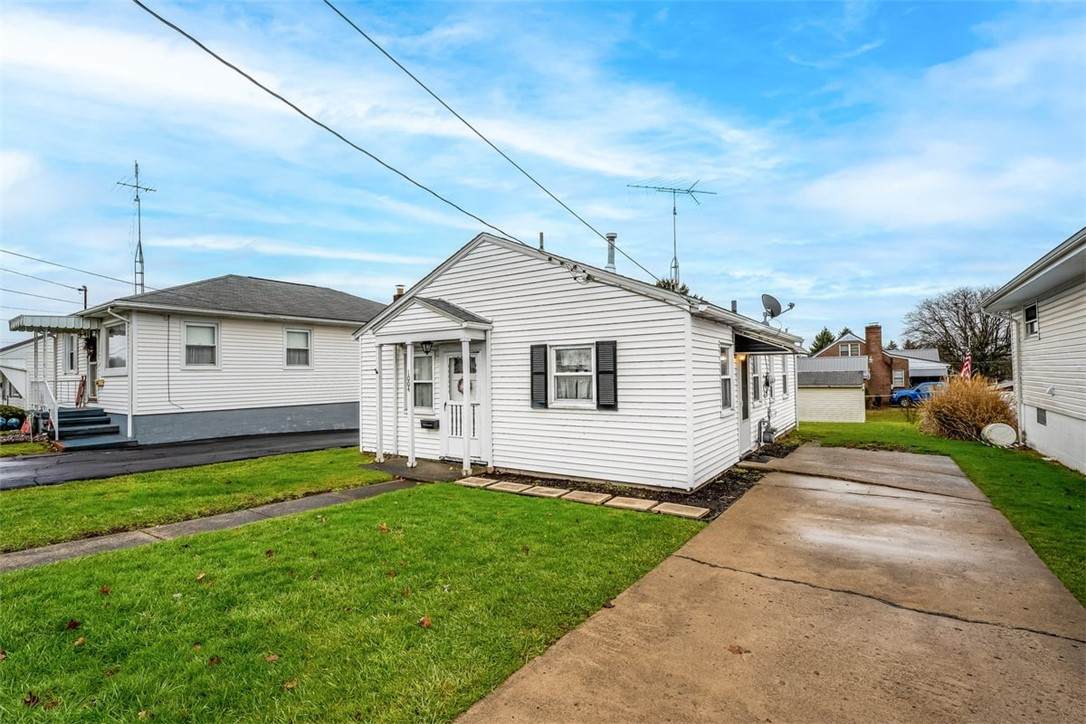 1004 Warren Ave - Photo 1
