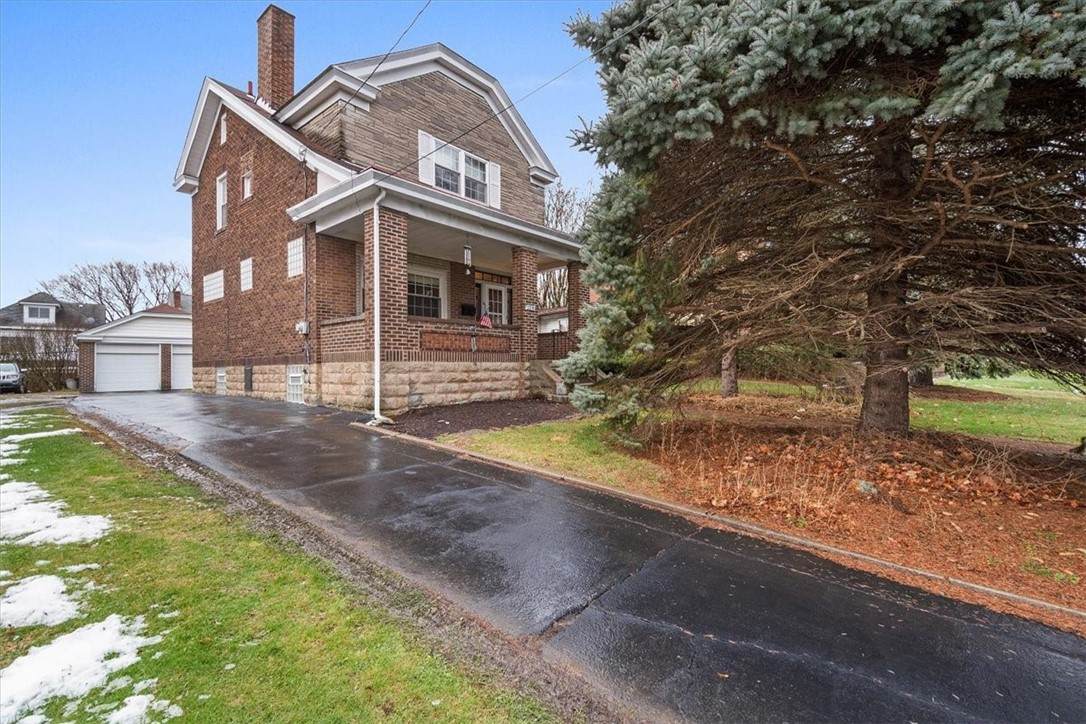 2216 Brownsville Rd - Photo 1