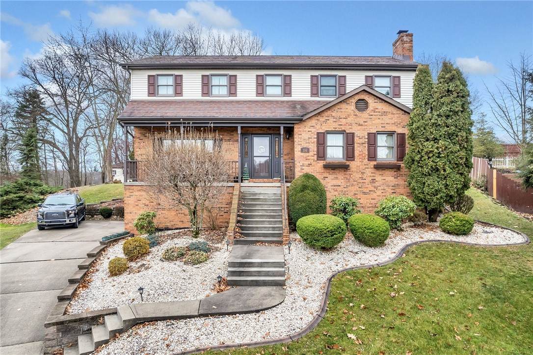 316 Summer Drive - Photo 1