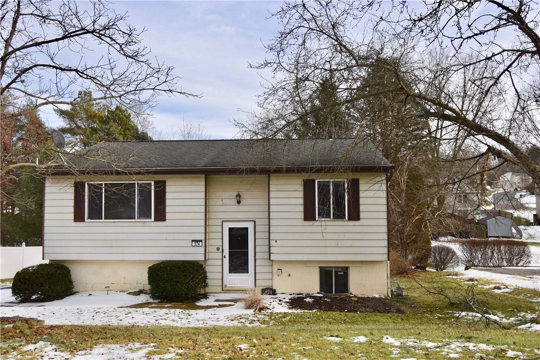 574 Joan St - Photo 1