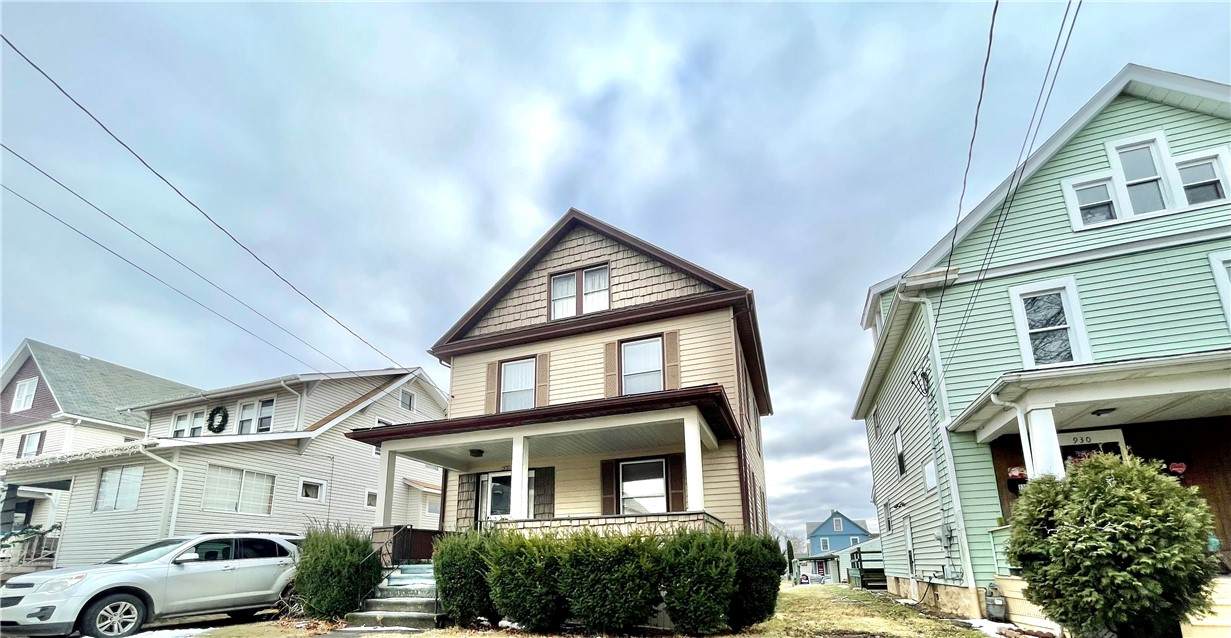 932 Beckford St - Photo 1