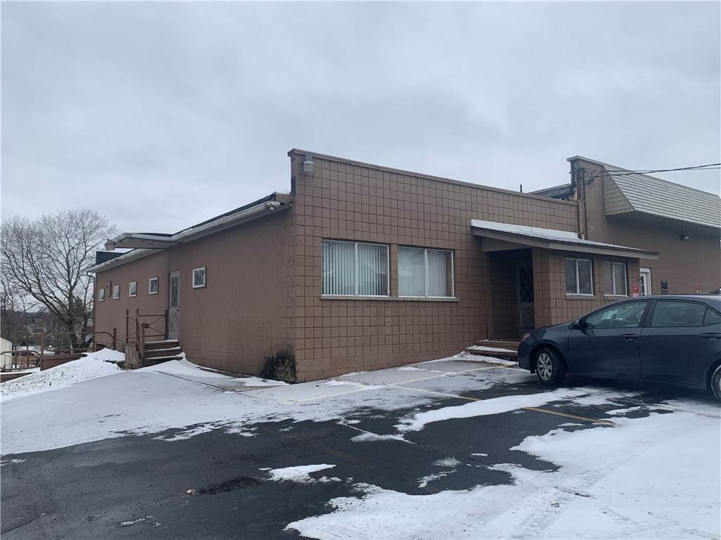 438 Line Avenue - Photo 1