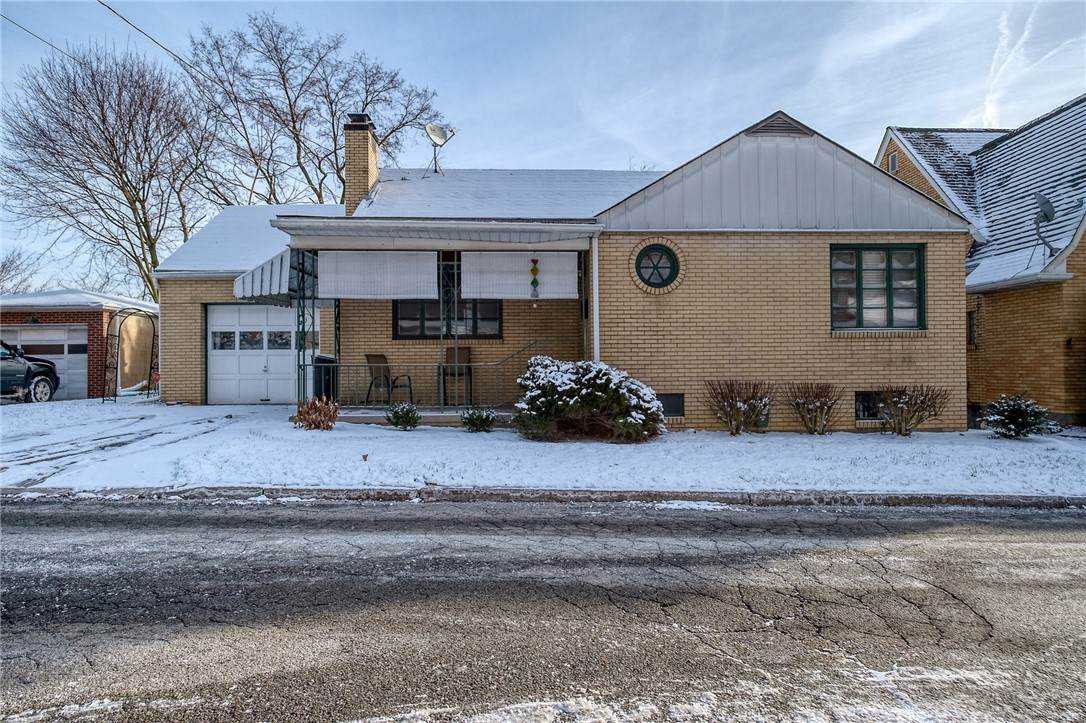 418 Marion St - Photo 1