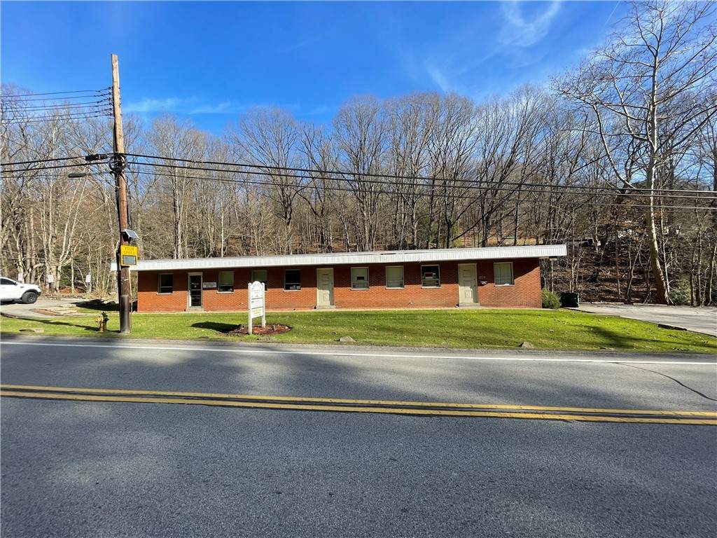 582 Brown Ave - Photo 1