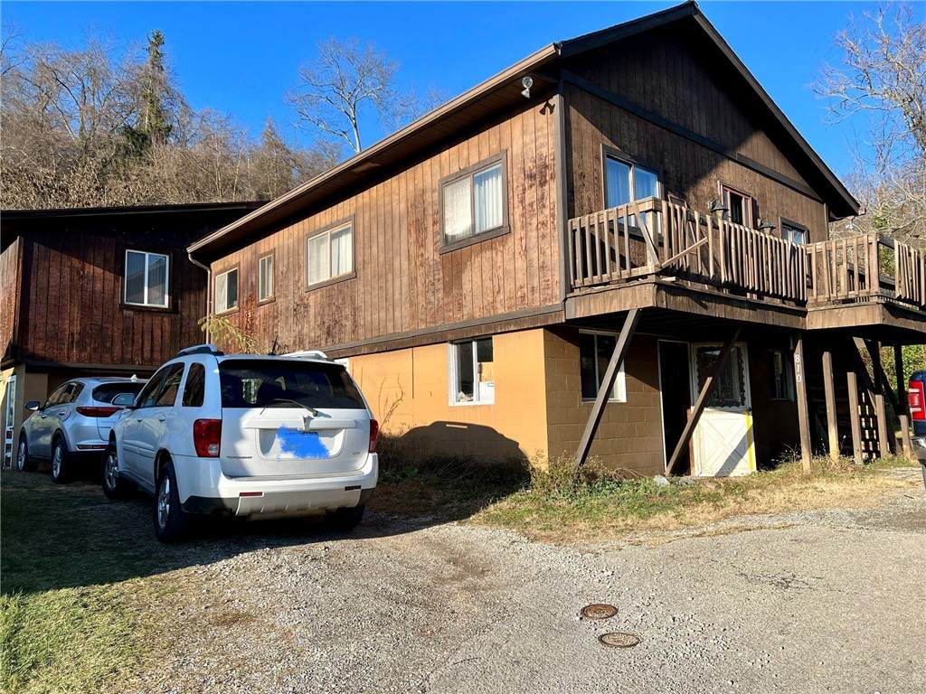 810 Kennedy St - Photo 1