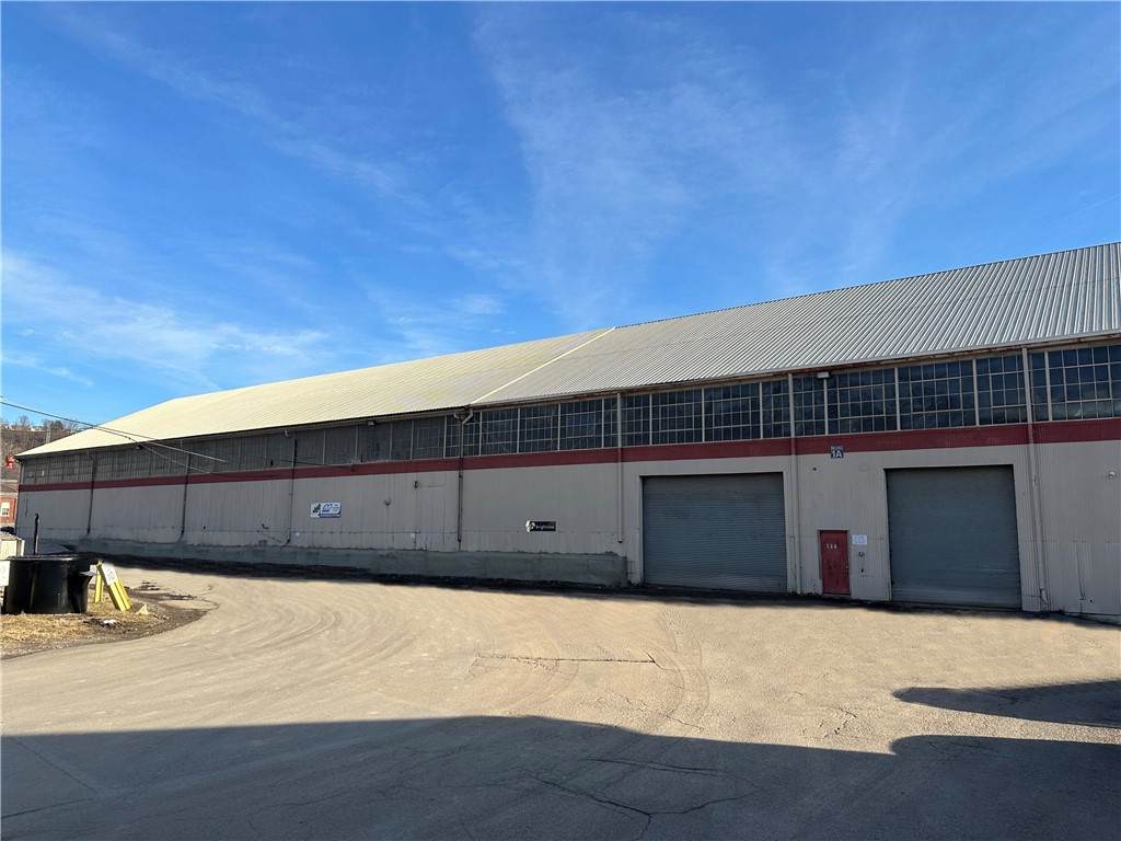 580 Mayer St - Photo 1