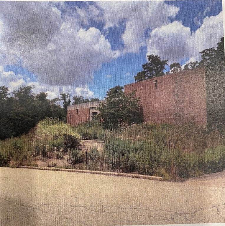 240 Aster St - Photo 1