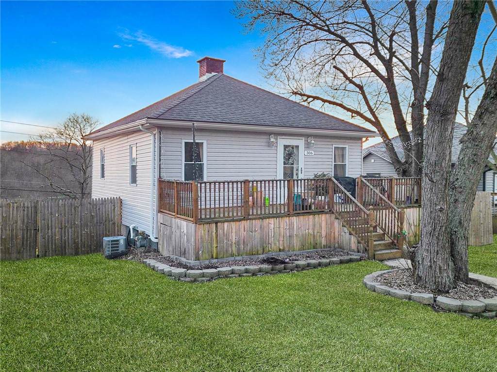 306 3rd Ave - Photo 1
