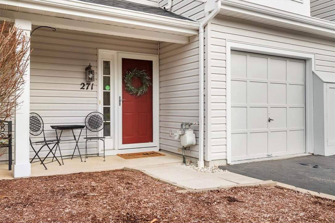 271 Commons Drive - Photo 1