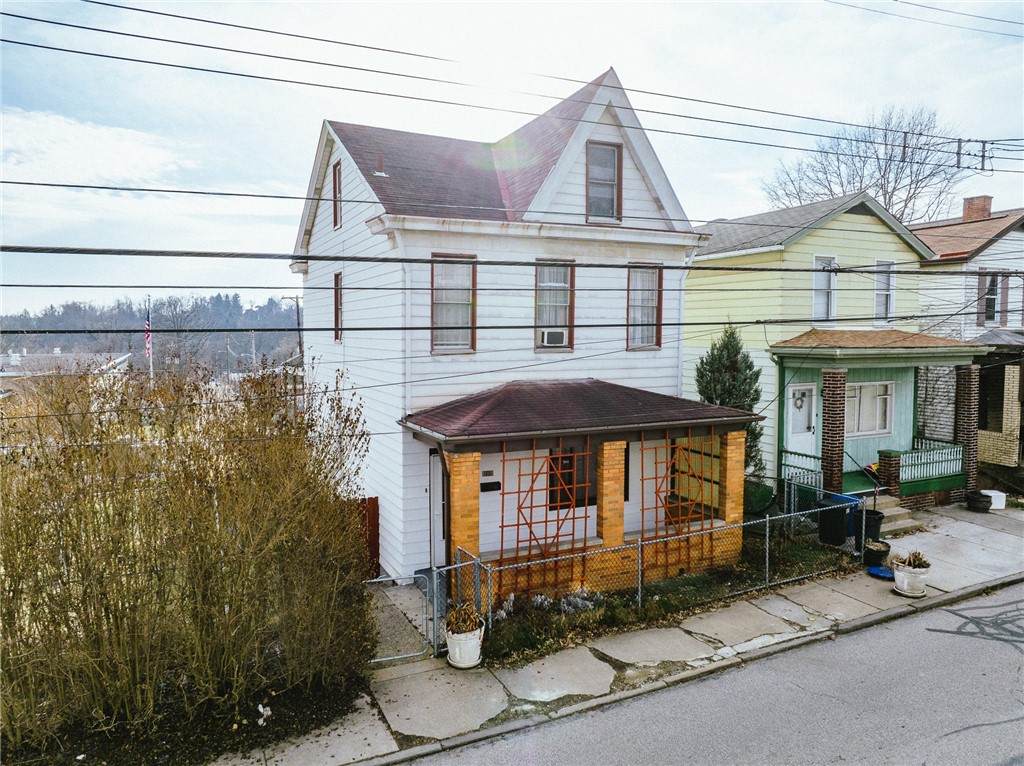 2312 Spring St - Photo 1