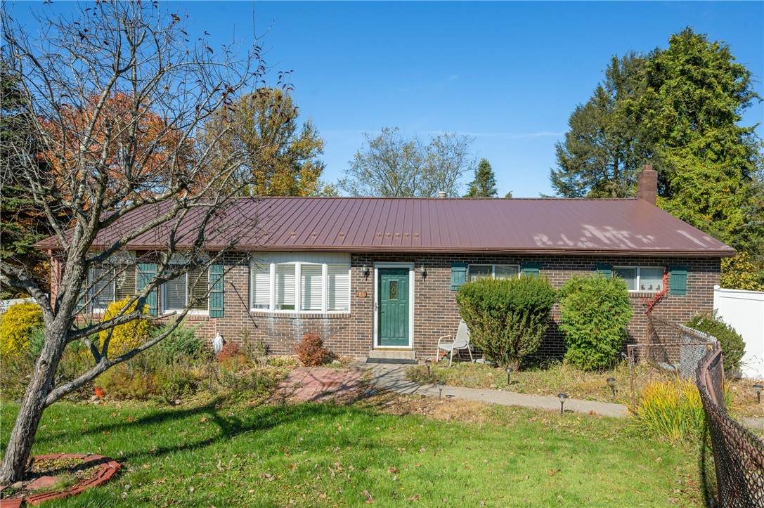 447 Englewood - Photo 1
