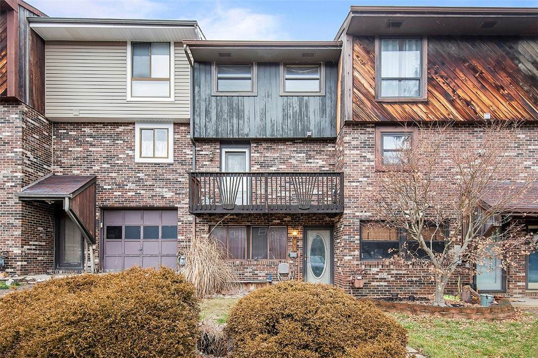 404 Bayberry Ln - Photo 1