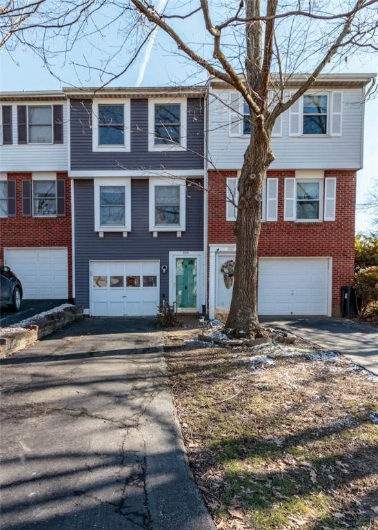 304 Redrome Cir W - Photo 1