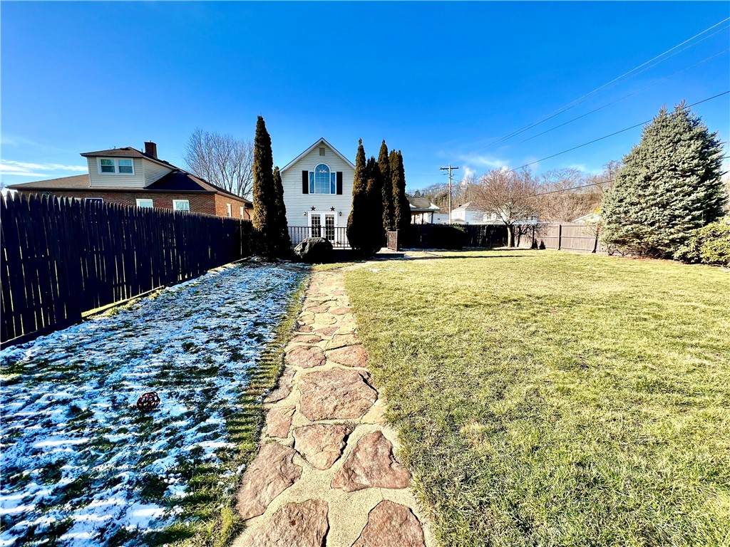 606 Washington St - Photo 1