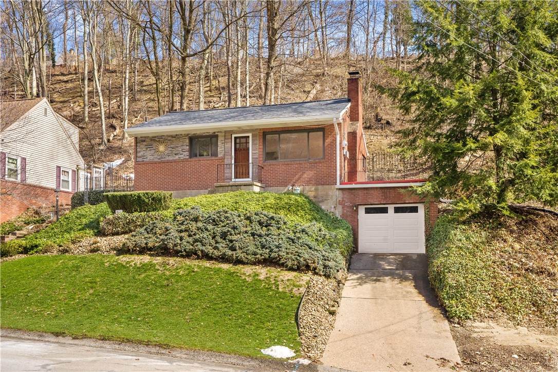 214 Valley Dr - Photo 1