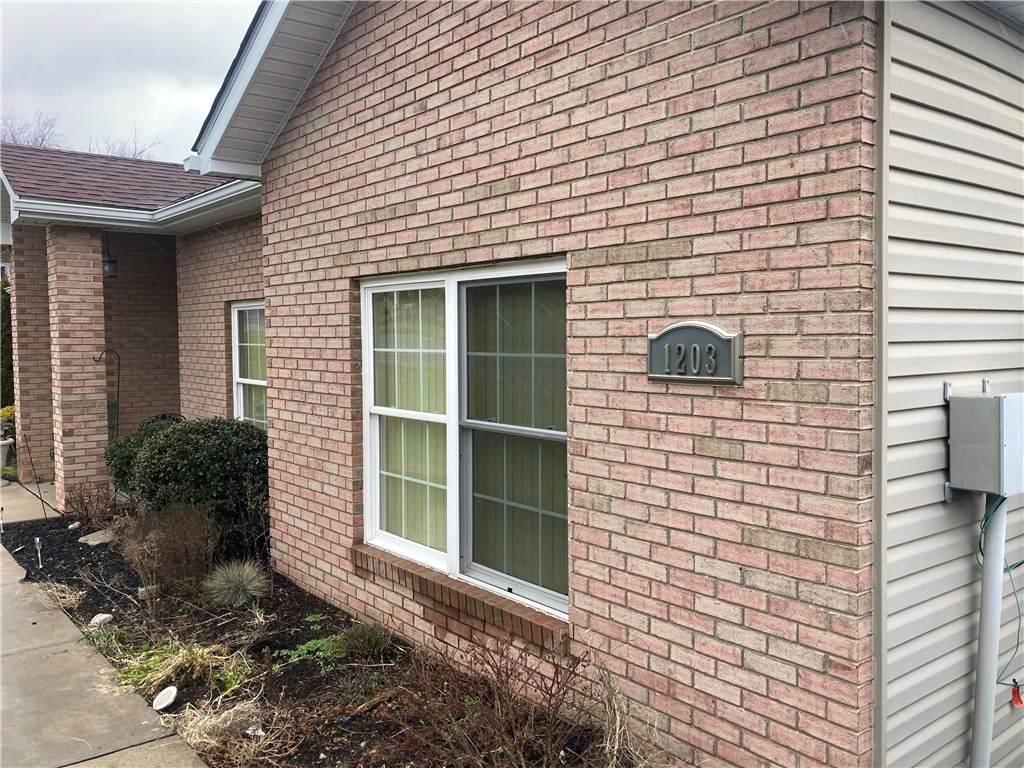 1203 Seminole Circle - Photo 1