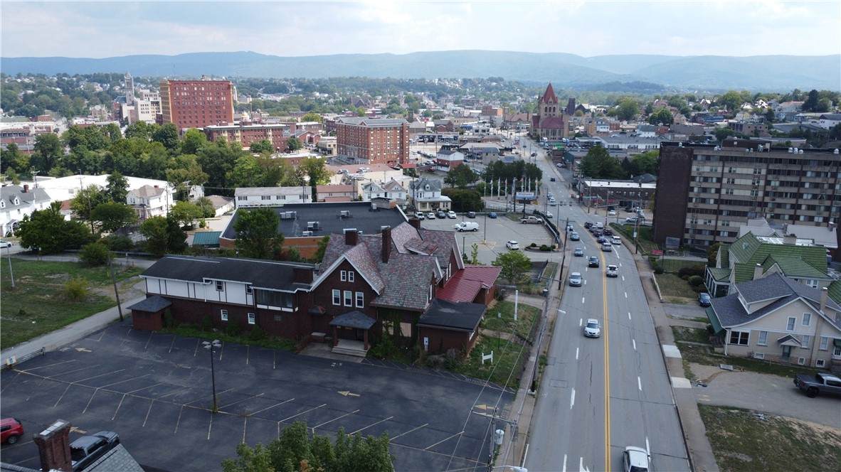 196 W Main - Photo 1