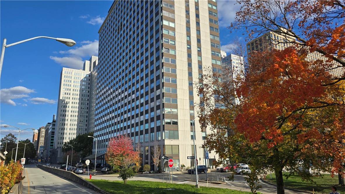 320 Fort Duquesne Blvd - Photo 1