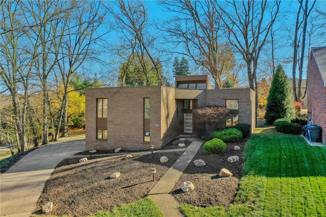 251 Twin Hills Dr - Photo 1