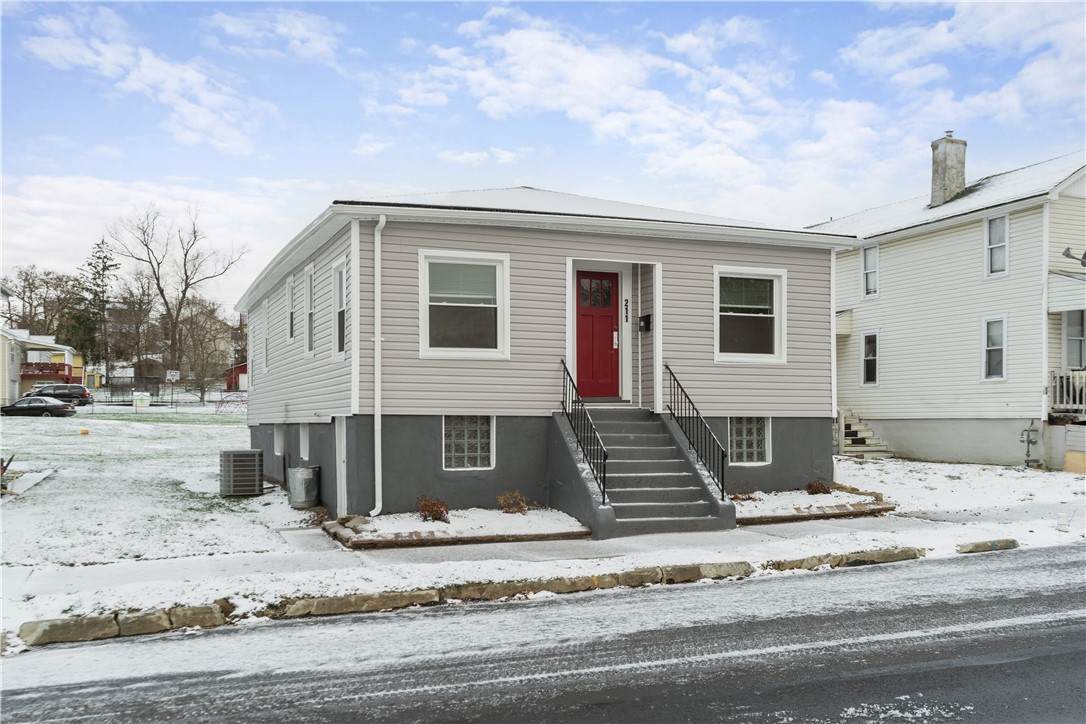 211 Linn Ave - Photo 1