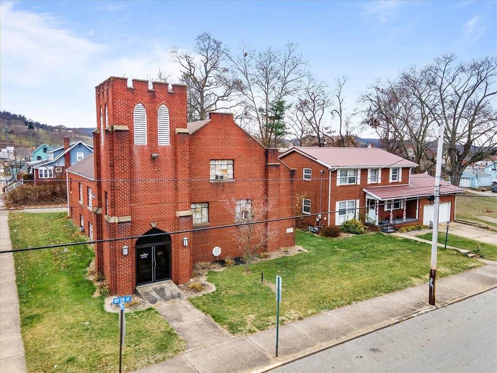 471 New York Ave - Photo 1