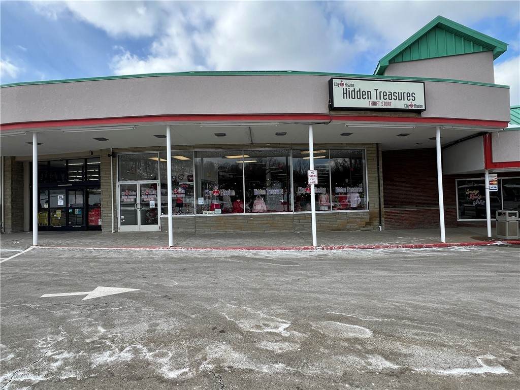 1729 Rostraver Rd - Photo 1