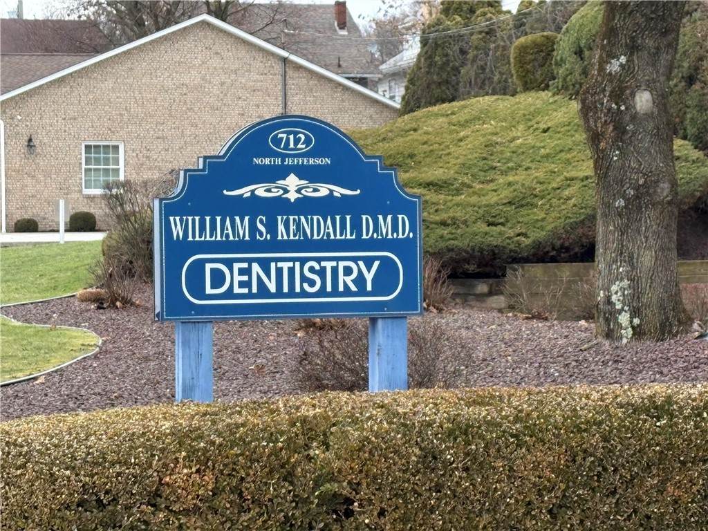 712 N Jefferson St - Photo 1