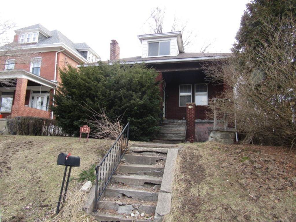 172 Lakewood Ave - Photo 1