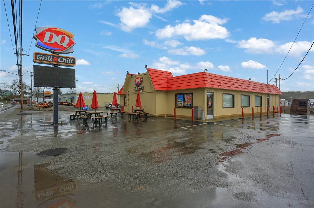 3498 Sharon Rd - Photo 1