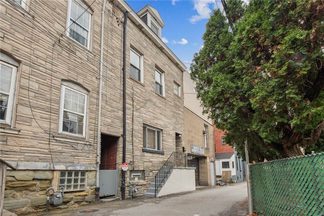 4106 Garden Way - Photo 1