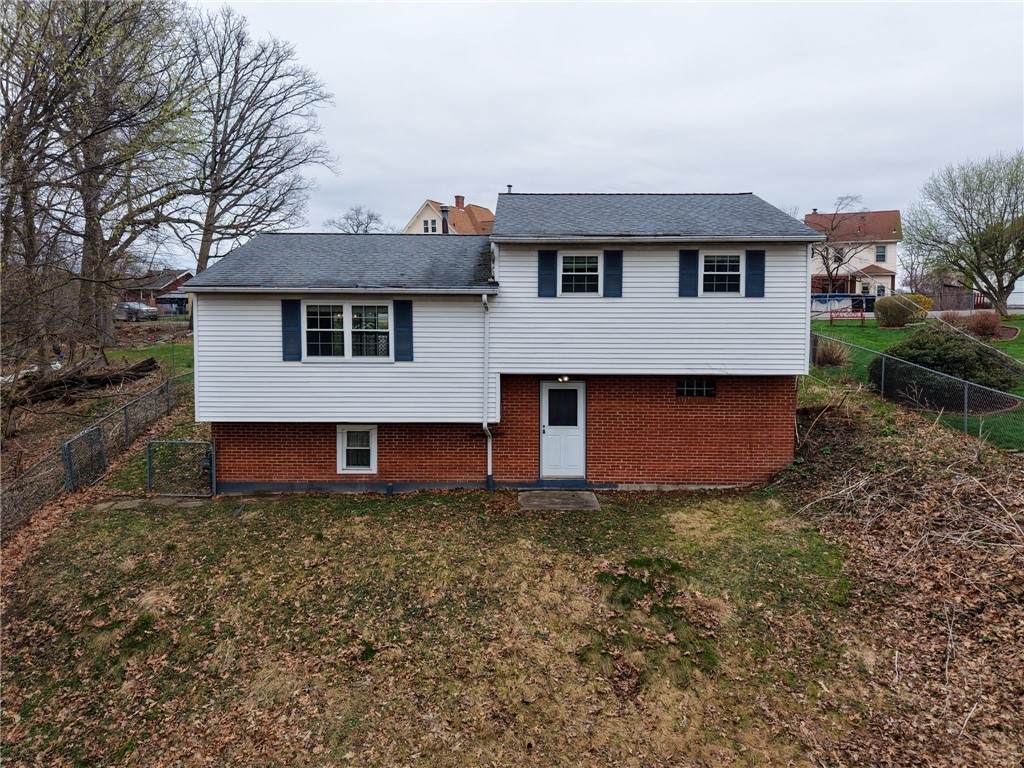 331 Kenyon Ave - Photo 1